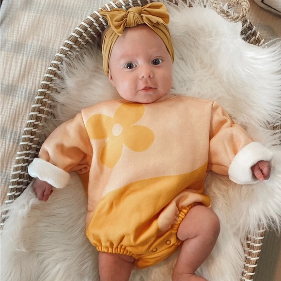 Yin Yang Daisy Bubble Romper - Picture 3 of 11